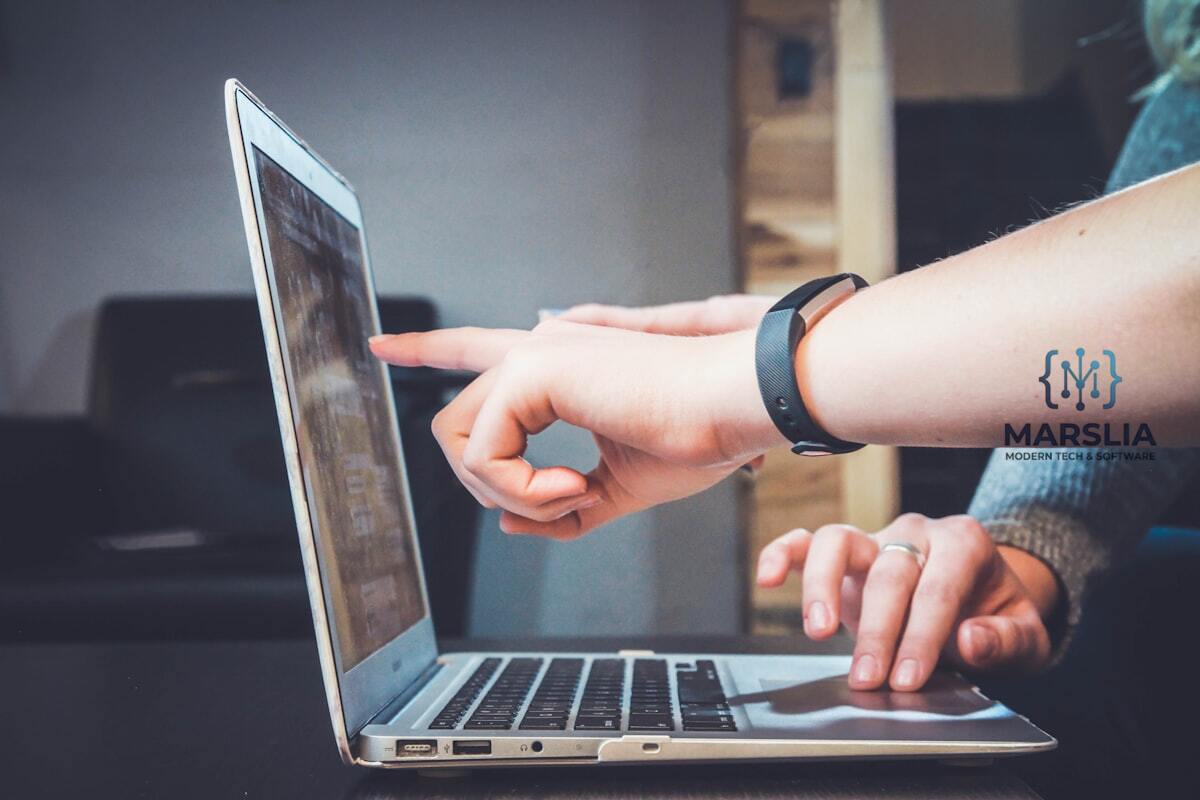 كيف تستخدم الذكاء الاصطناعي لإنشاء موقع شركة احترافي؟